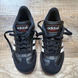 Boys Size 3.5 Black Adidas Sambas